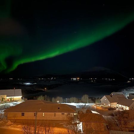 Leilighet Med Nydelig Utsikt Pa Leknes! Skullbru Extérieur photo